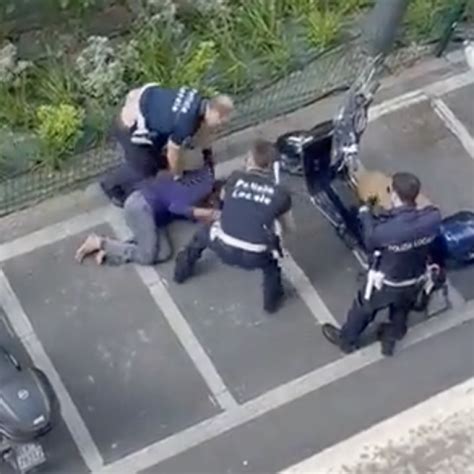 Milano, donna trans picchiata dai vigili: un’ora in camera di 